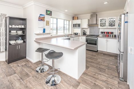 Photo of property in 2 Saint Helens Place, Tawhero, Whanganui, 4501