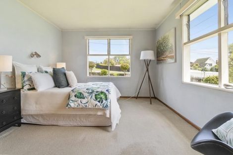 Photo of property in 77 Tirimoana Road, Te Atatu South, Auckland, 0602