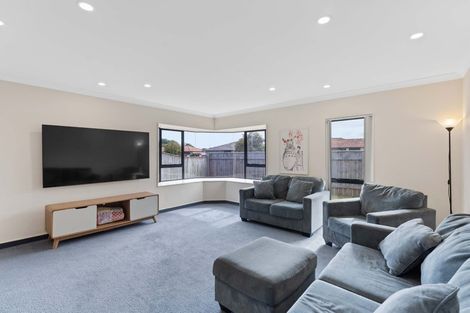 Photo of property in 96 Guildford Drive, Paraparaumu Beach, Paraparaumu, 5032