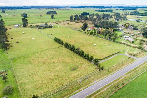 Photo of property in 27 Rangiotu Road, Himatangi, 4477