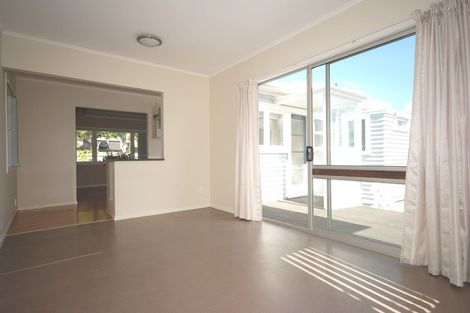 Photo of property in 1/46 College Road, Northcote, Auckland, 0627