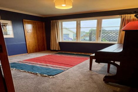 Photo of property in 14 Barrett Place, Carterton, 5713