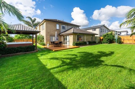 Photo of property in 8 Scotsmoor Drive, Wattle Downs, Auckland, 2103