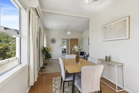 Photo of property in 44 Raroa Terrace, Tawa, Wellington, 5028