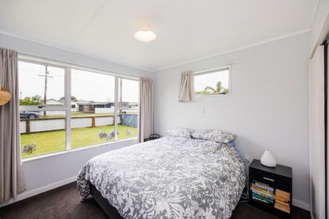 Photo of property in 62 Nash Parade, Foxton Beach, Foxton, 4815