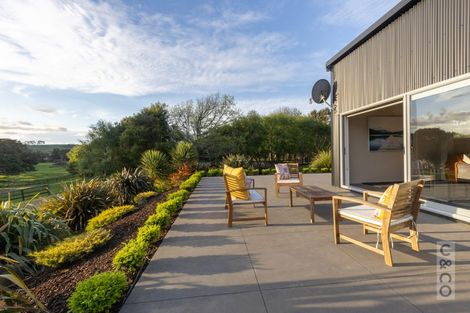 Photo of property in 69a Waikoukou Valley Road, Waimauku, 0882