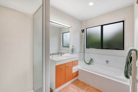 Photo of property in 20 Otanerua Road, Hatfields Beach, Orewa, 0931