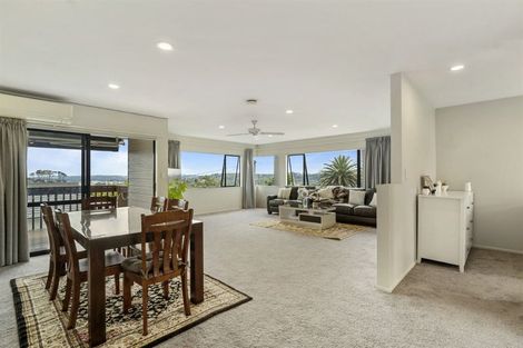 Photo of property in 8a Aeroview Drive, Beach Haven, Auckland, 0626