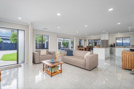 Photo of property in 22 Captain Wood Avenue, Whitianga, 3510