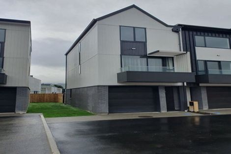 Photo of property in 35 John Street, Stokes Valley, Lower Hutt, 5019