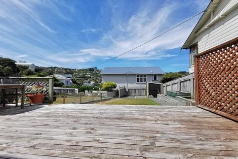 Photo of property in 5 Freeling Street, Island Bay, Wellington, 6023