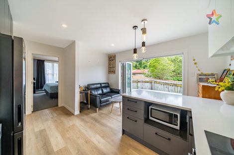 Photo of property in 14 Young Grove, Stokes Valley, Lower Hutt, 5019