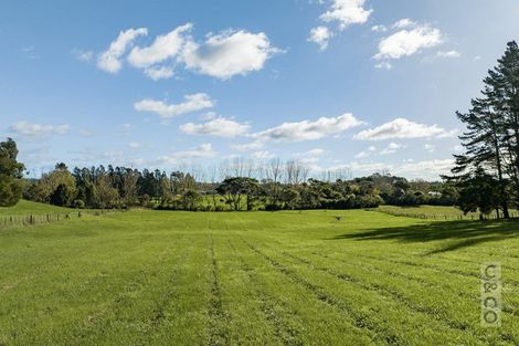 Photo of property in 408 Taupaki Road, Kumeu, 0892