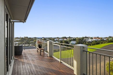 Photo of property in 11a Lemont Place, Westown, New Plymouth, 4310