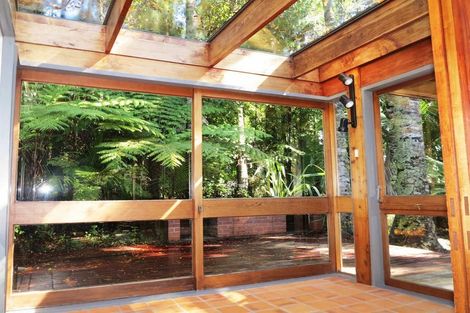 Photo of property in 52 Park Hill Road, Birkenhead, Auckland, 0626