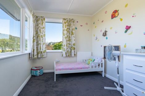 Photo of property in 19 Thomas Street, Stokes Valley, Lower Hutt, 5019