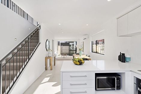 Photo of property in 16 Orford Lane, Takanini, 2112