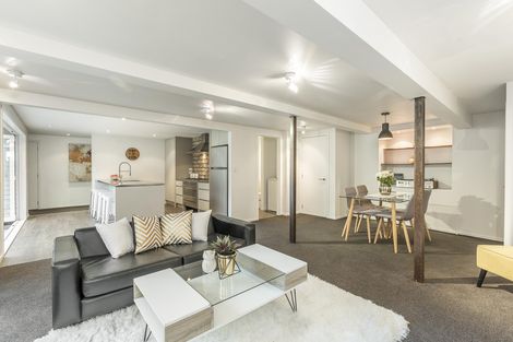 Photo of property in 44 Taupo Street, Green Bay, Auckland, 0604