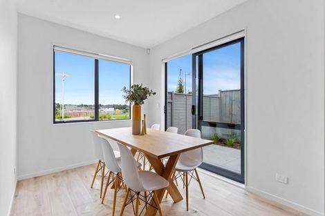 Photo of property in 15 Aquamarine Road, Rosehill, Papakura, 2113