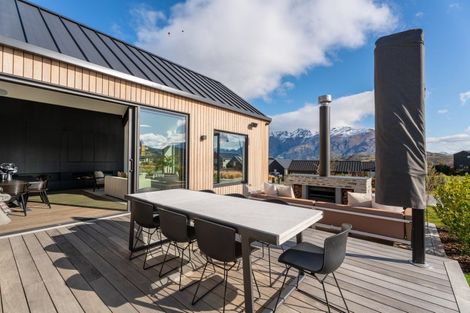 Photo of property in 15 Hackett Road, Jacks Point, Queenstown, 9371
