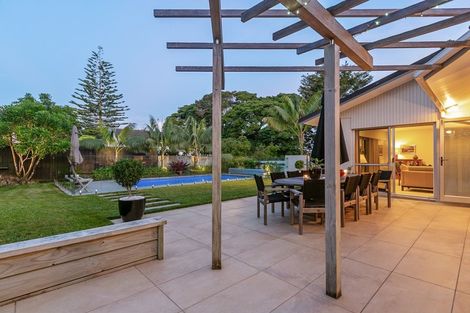 Photo of property in 11 Northgrove Avenue, Hillcrest, Auckland, 0627