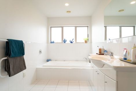 Photo of property in 8 Neston Grove, Churton Park, Wellington, 6037