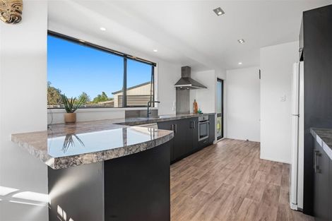 Photo of property in 8 Taurus Place, Kawaha Point, Rotorua, 3010