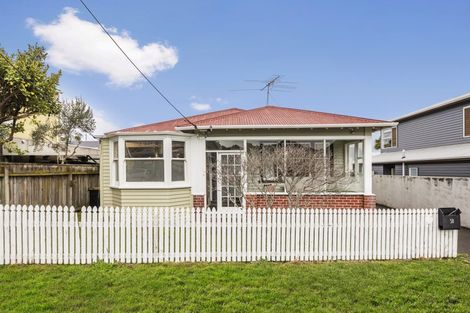 Photo of property in 50 Camperdown Road, Miramar, Wellington, 6022