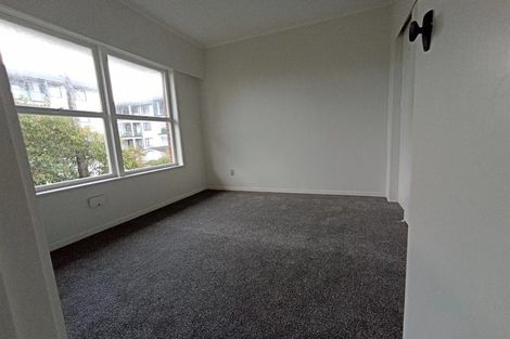 Photo of property in 2/16 Pupuke Road, Takapuna, Auckland, 0622