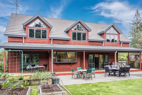 Photo of property in 247 Te Moana Road, Waikanae, 5036