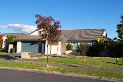 Photo of property in 18 Montecito Place, Golflands, Auckland, 2013