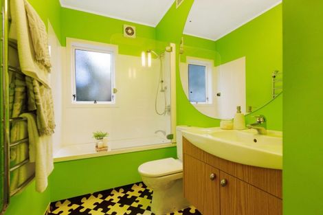 Photo of property in 22 Homewood Crescent, Karori, Wellington, 6012