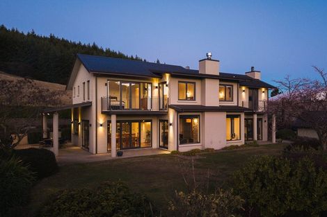 Photo of property in 50 Forest Heights, Wanaka, 9305