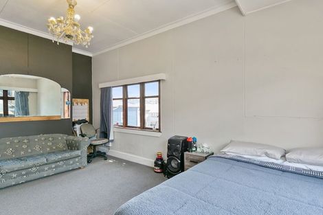 Photo of property in 60 Roxburgh Street, Mount Victoria, Wellington, 6011