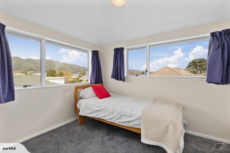 Photo of property in 13 Whites Line West, Woburn, Lower Hutt, 5010