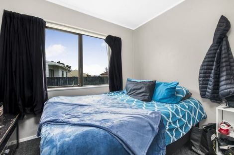 Photo of property in 2/10 Hatherley Place, Clendon Park, Auckland, 2103
