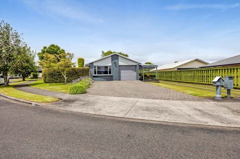 Photo of property in 6 Argyle Place, Highlands Park, New Plymouth, 4312