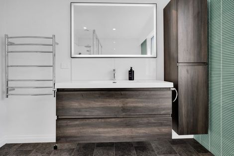 Photo of property in 218 Henwood Road, Paraite, New Plymouth, 4372