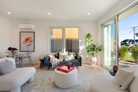 Photo of property in 2/17 Puriri Street, Woburn, Lower Hutt, 5010