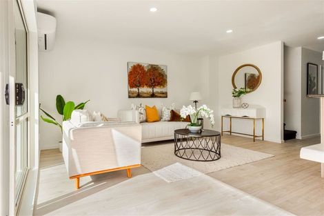 Photo of property in 4/23 Charlenne Close, Ranui, Auckland, 0612