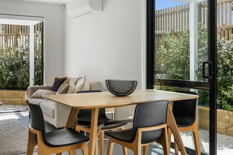 Photo of property in 2a Ellen Avenue, Hillcrest, Auckland, 0627