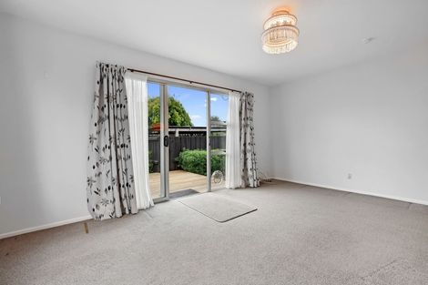 Photo of property in 2/144a Beach Road, North New Brighton, Christchurch, 8083