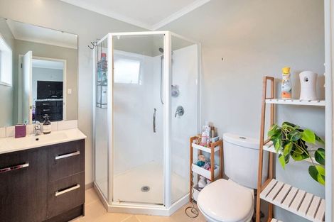 Photo of property in 11 Mural Place, Greenhithe, Auckland, 0632