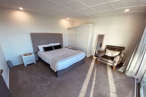 Photo of property in 14 Defender Lane, Redcliffs, Christchurch, 8081