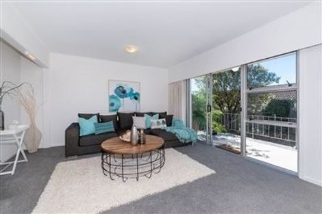 Photo of property in 2/7 Napoleon Avenue, Milford, Auckland, 0620
