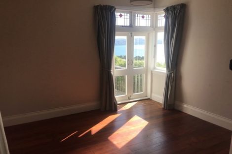 Photo of property in 15 Palliser Road, Roseneath, Wellington, 6011