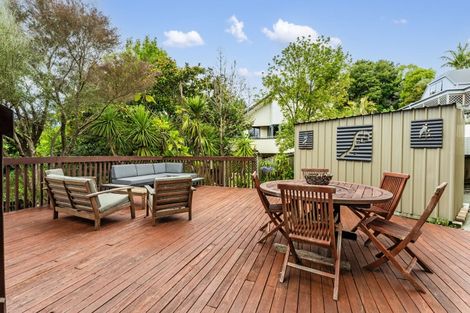 Photo of property in 70 Kate Sheppard Avenue, Torbay, Auckland, 0630