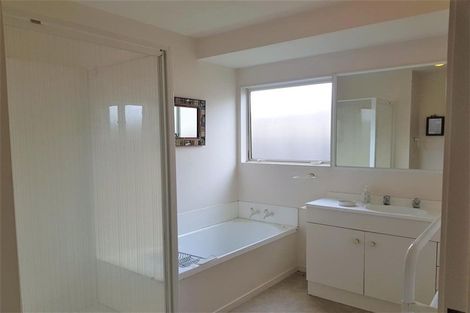 Photo of property in 131 Portage Road, New Lynn, Auckland, 0600