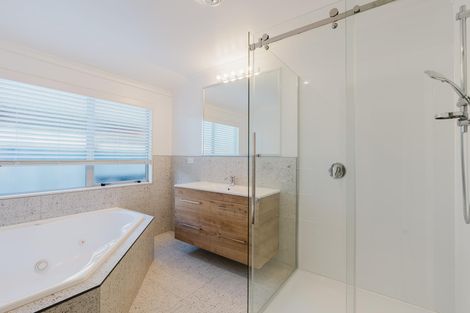 Photo of property in 10 Burgundy Court, Rototuna, Hamilton, 3210