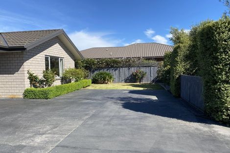 Photo of property in 10a Grassmere Street, Papanui, Christchurch, 8052